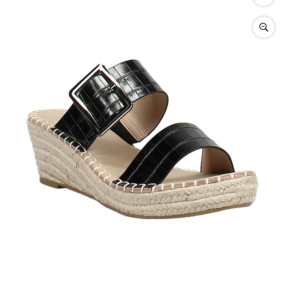 Vintage Havana Black Wedge Sandals with Modern Strap Design